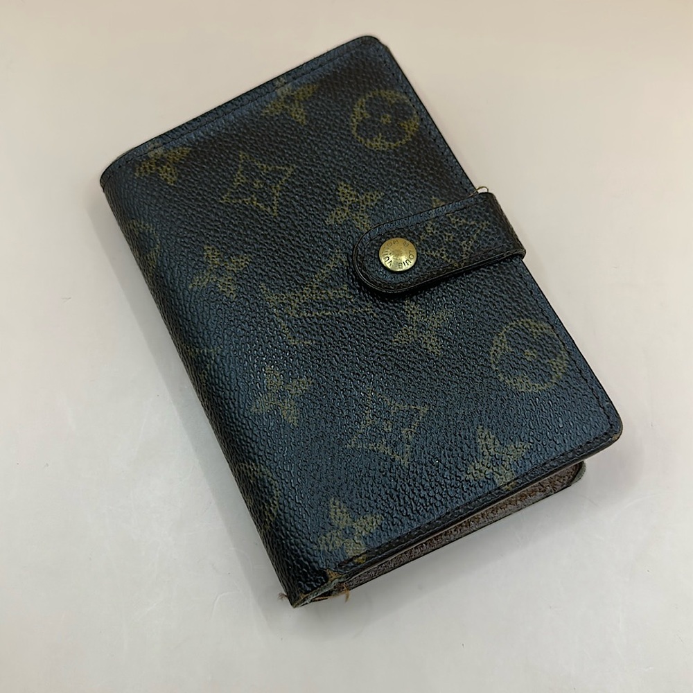 Louis Vuitton Kiss Lock Wallet
